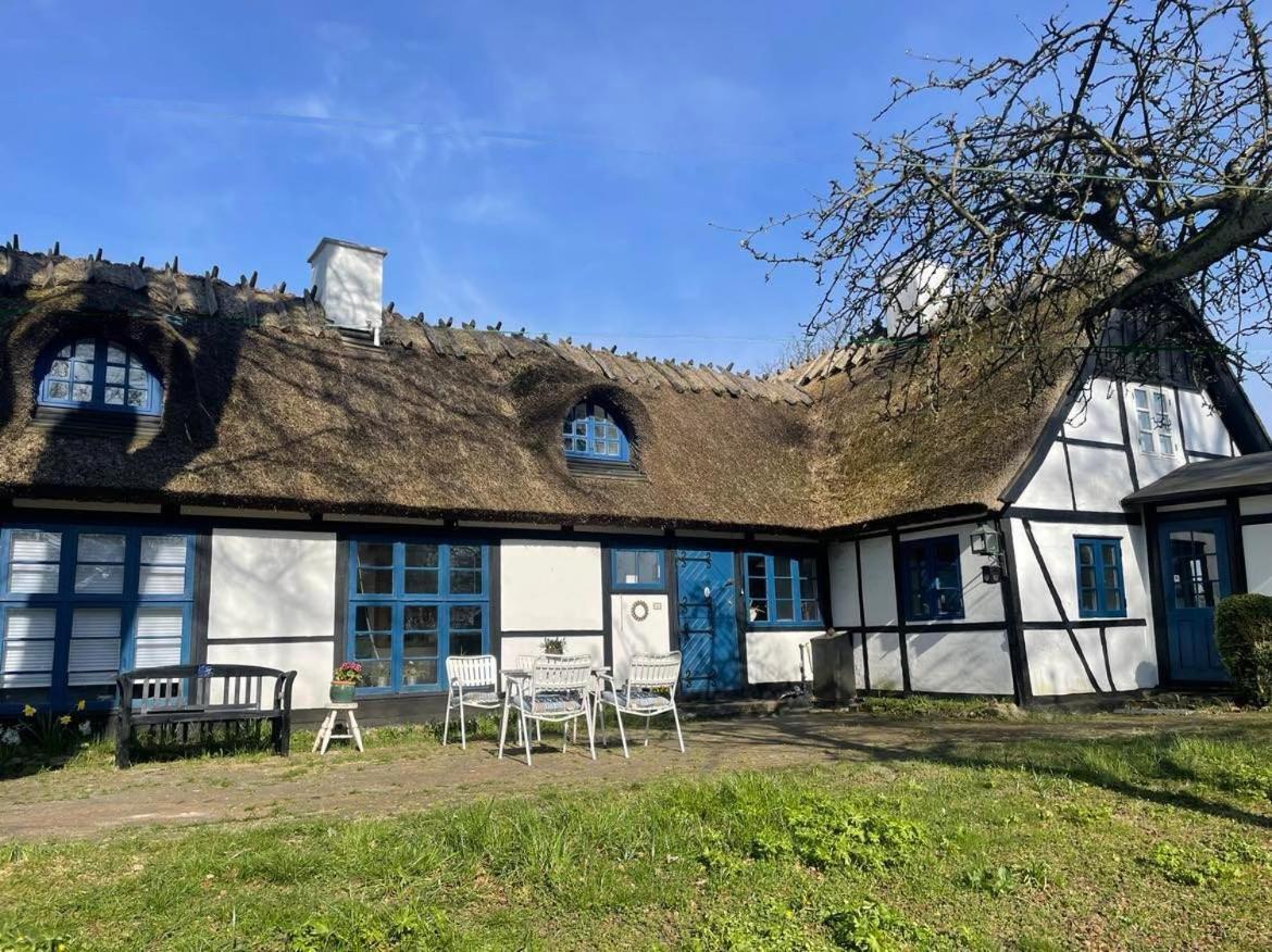 Vaerelser I Historisk Hus Med Sjael Og Atmosfaere Helsinge Eksteriør bilde